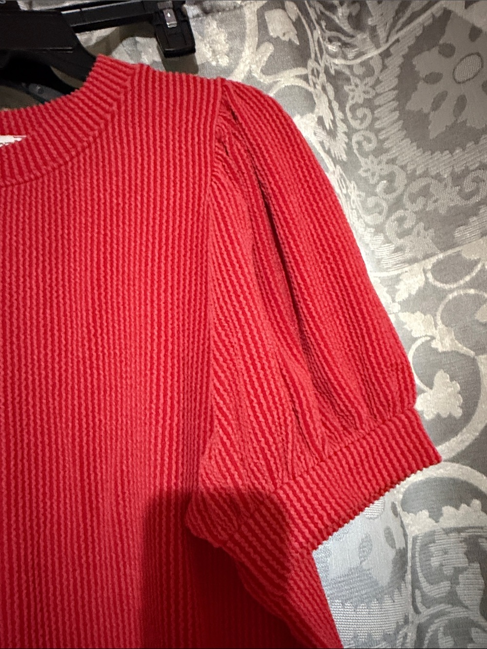 NWOT Zenana Outfitters Red Ribbed Puff Sleeve Top - Picture 4 of 4
